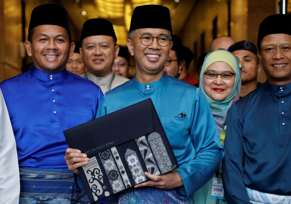 Malaysia tightens 2023 budget