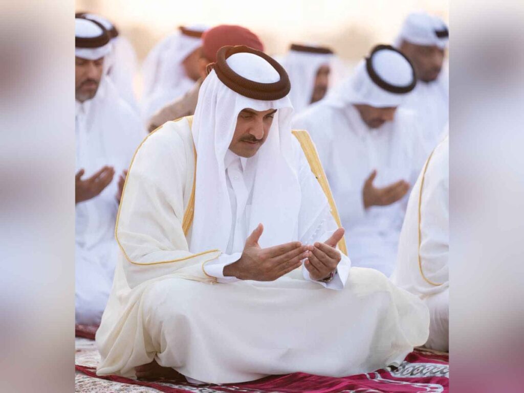 Qatar's Amir performs Istisqa Prayer