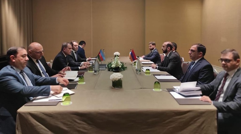 Azerbaijani FM meets with Armenian counterpart in Geneva
