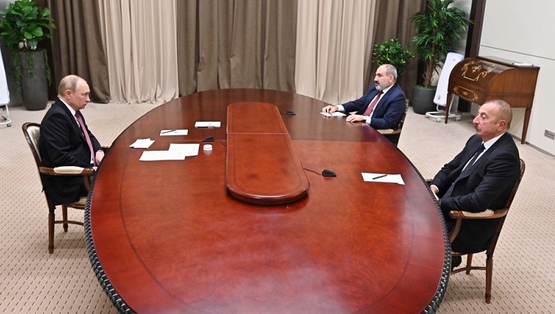 Putin invites Azerbaijani and Armenian leaders to Russia