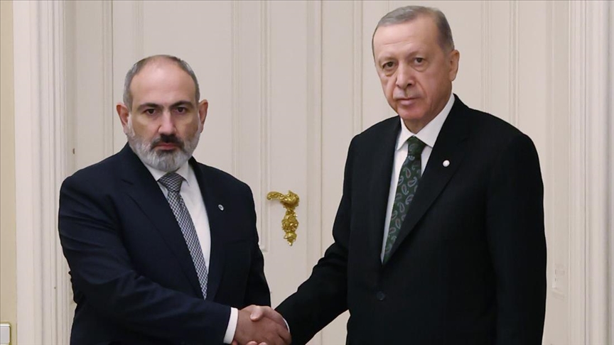 Turkish President meets with Armenian Prime Minister in Prague