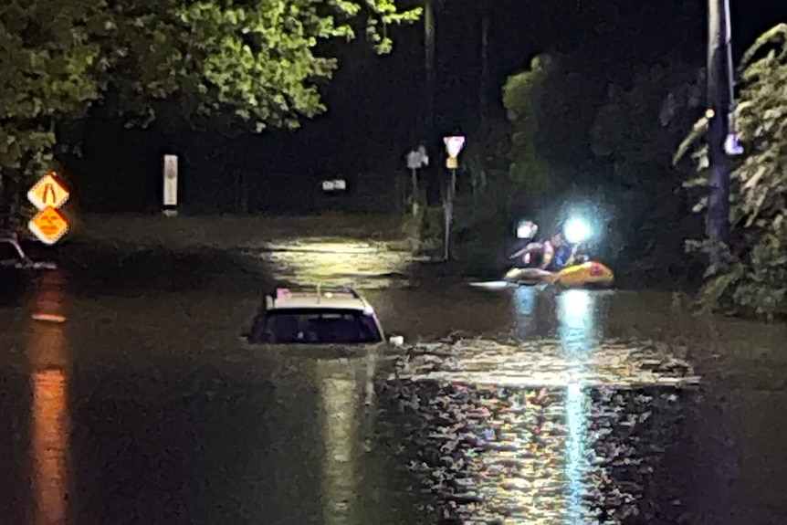 Rain-lashed Sydney residents warned to evacuate