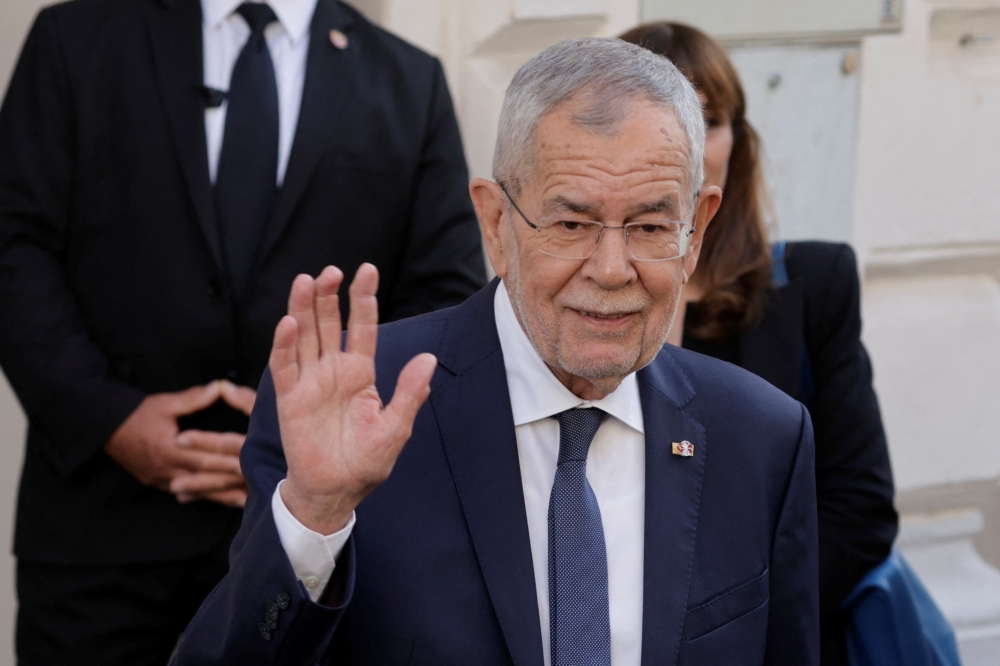 Austrian president secures re-election in first round of voting