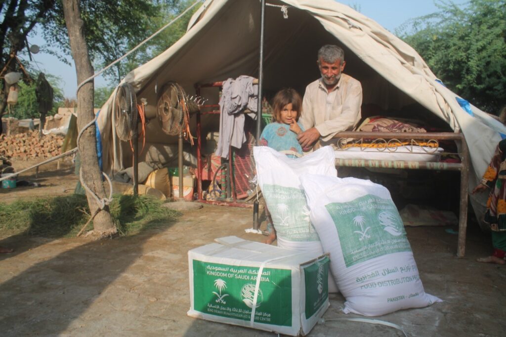KSrelief assistance for flood victims of Pakistan
