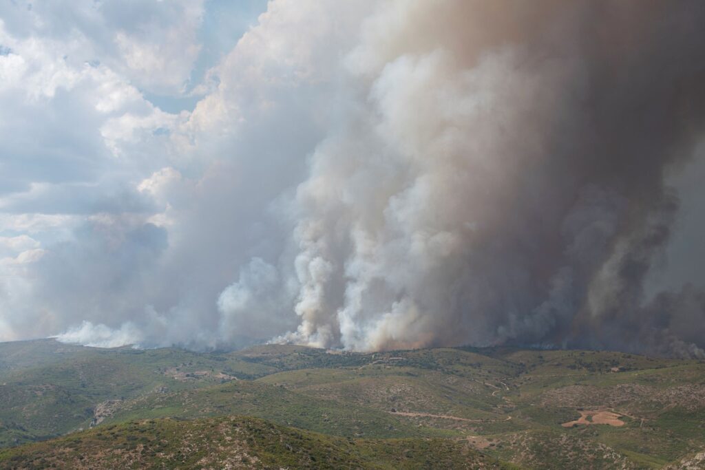 Dozens of wildfires rage in Spain after unusual high temperature