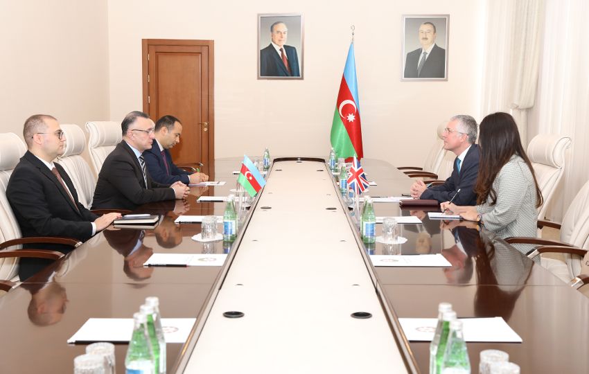 Azerbaijan, UK discuss cooperation in healthcare