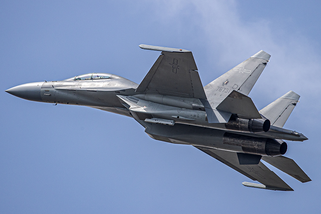 China's J-16 fighter jet dazzles at Airshow China