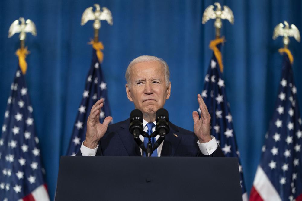 In last big campaign Biden focuses on incumbent De