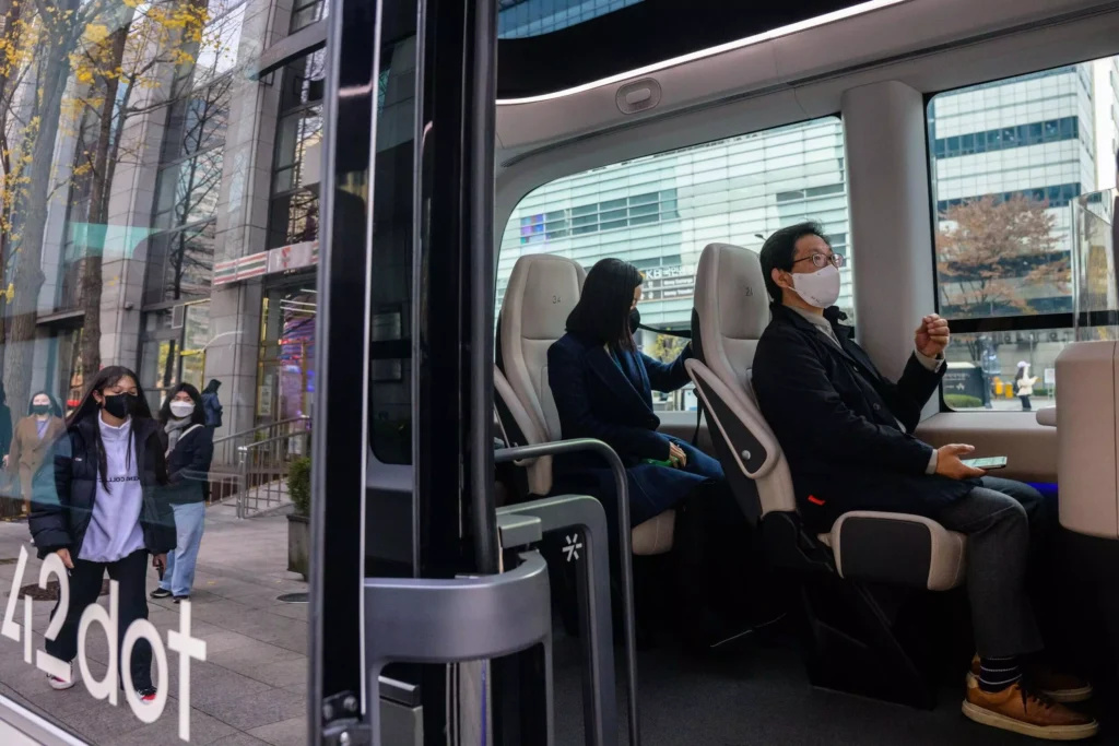 Seoul launches self-driving bus experiment