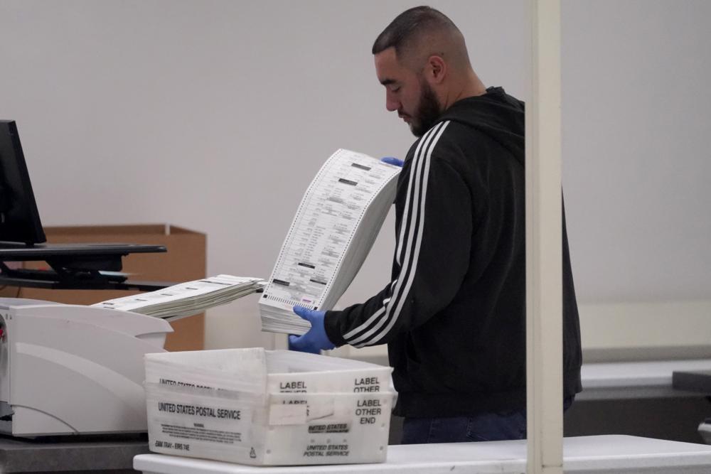 Democrats hold small but shrinking lead in key Arizona races