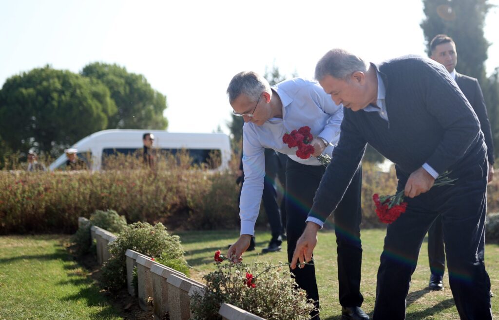 NATO Chief visits Martyrs' Memorial and Gallipoli