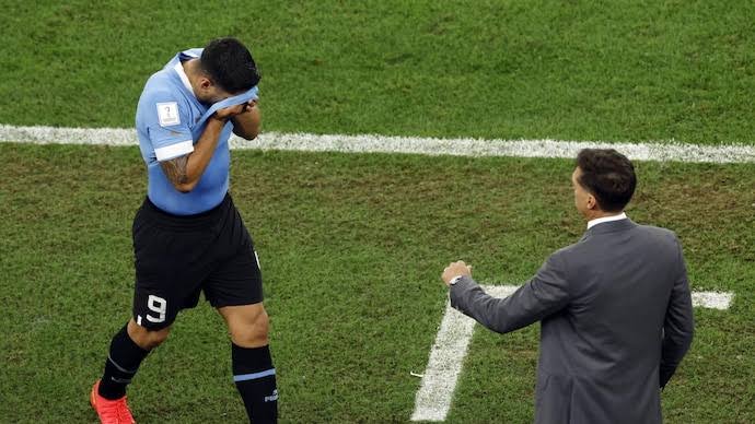 Uruguay beats Ghana by 2-0