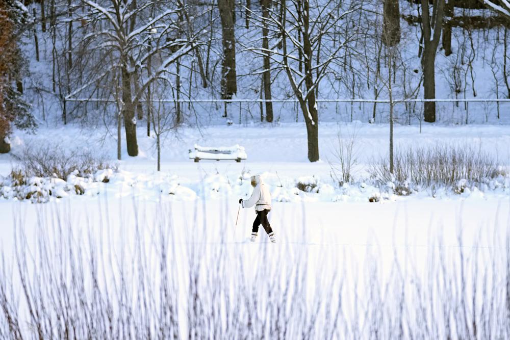 Massive winter storm brings frigid temps, snow to US