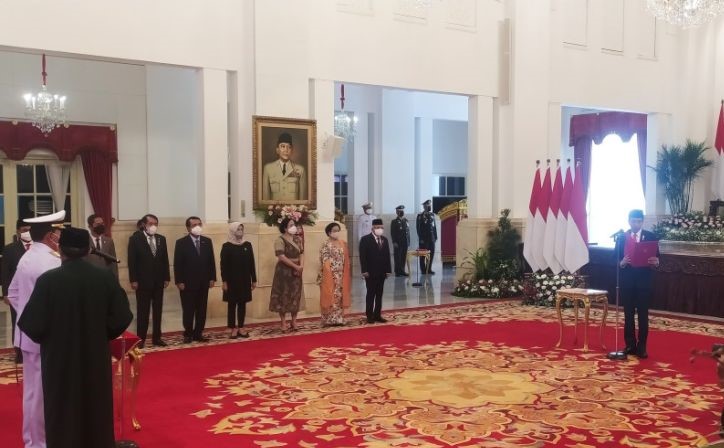President Jokowi officially appoints Admiral Margono as TNI commander
