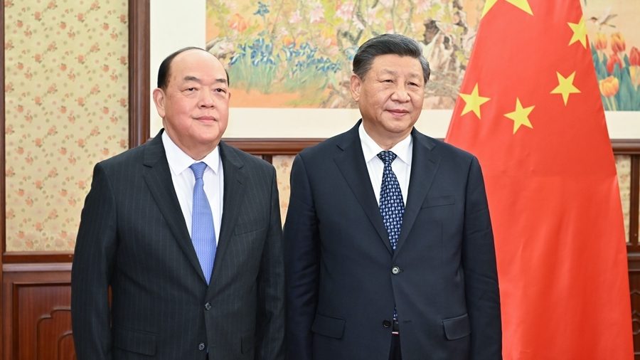 President Xi meets with Chief Executive of Macao