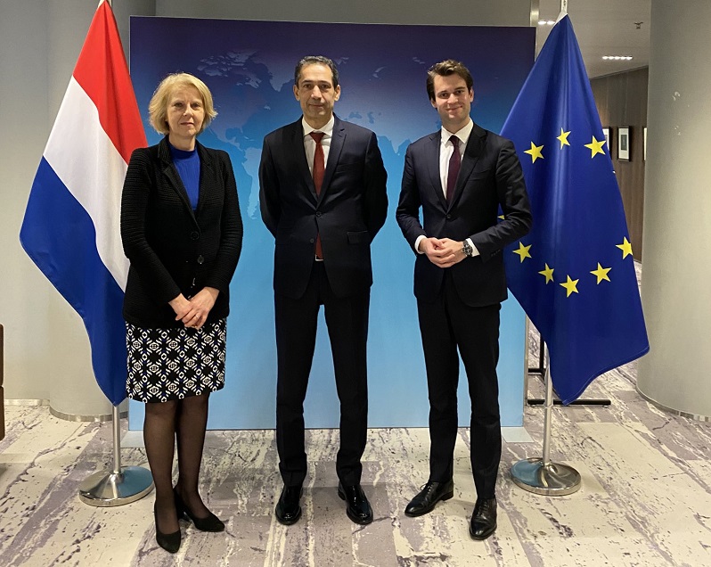 Azerbaijan, Netherlands discuss bilateral ties