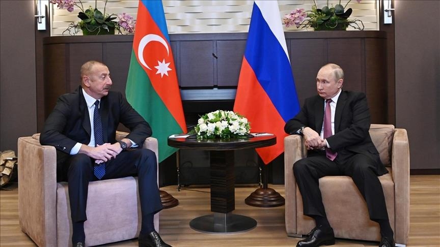 Azerbaijani, Russian Presidents hold phone talks