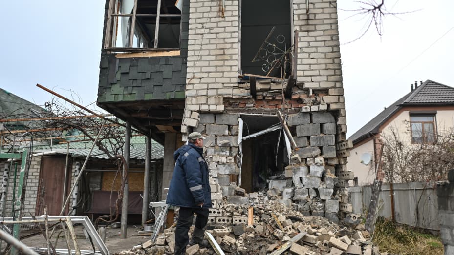 Russian shelling targets center of Kherson