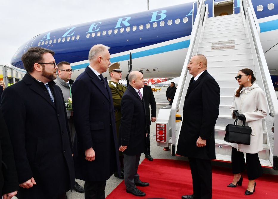 Azerbaijani President arrives in Hungary
