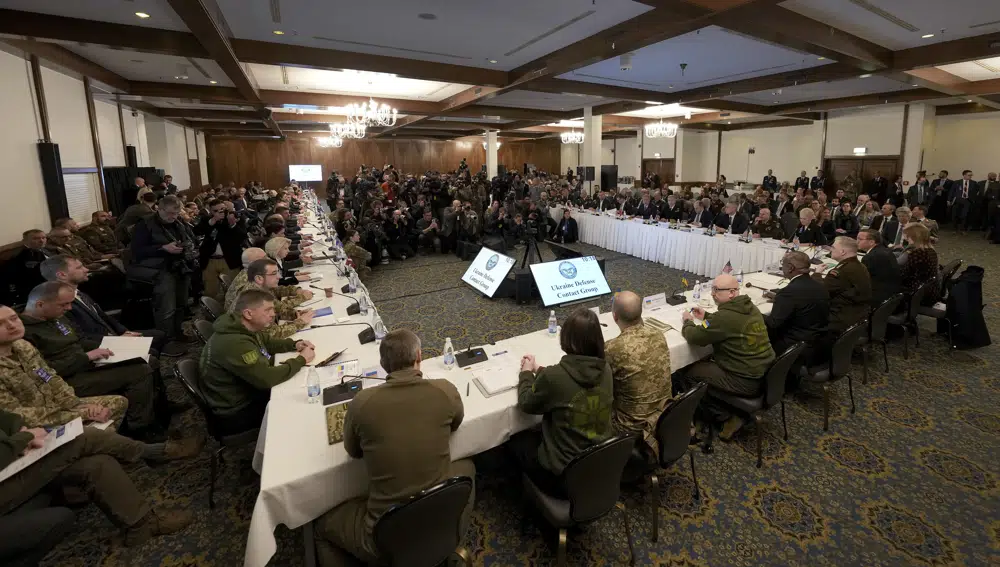 Defense leaders gather amid dissent over tanks for Ukraine