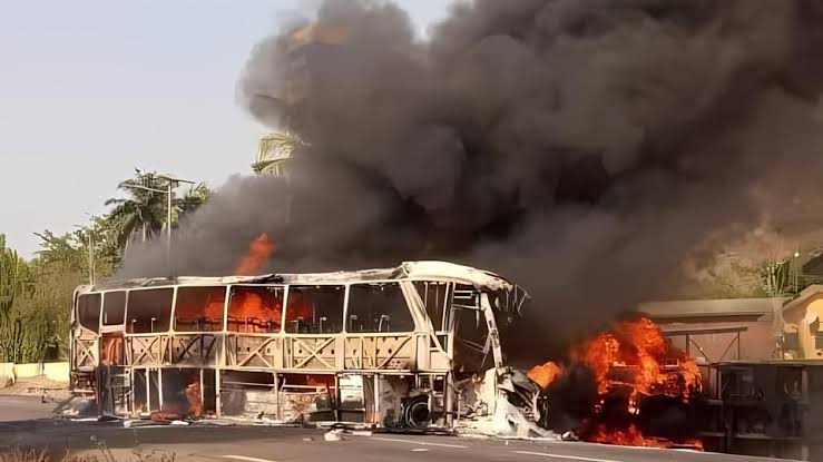Bus crash kills 22 in Benin