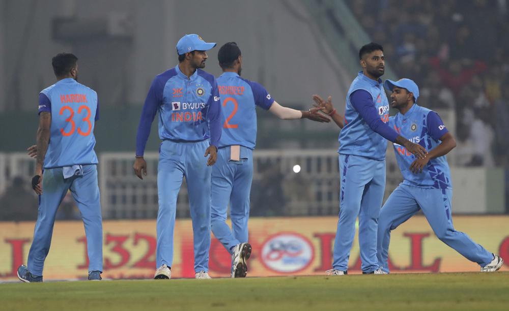 India beat New Zealand, level series 1-1