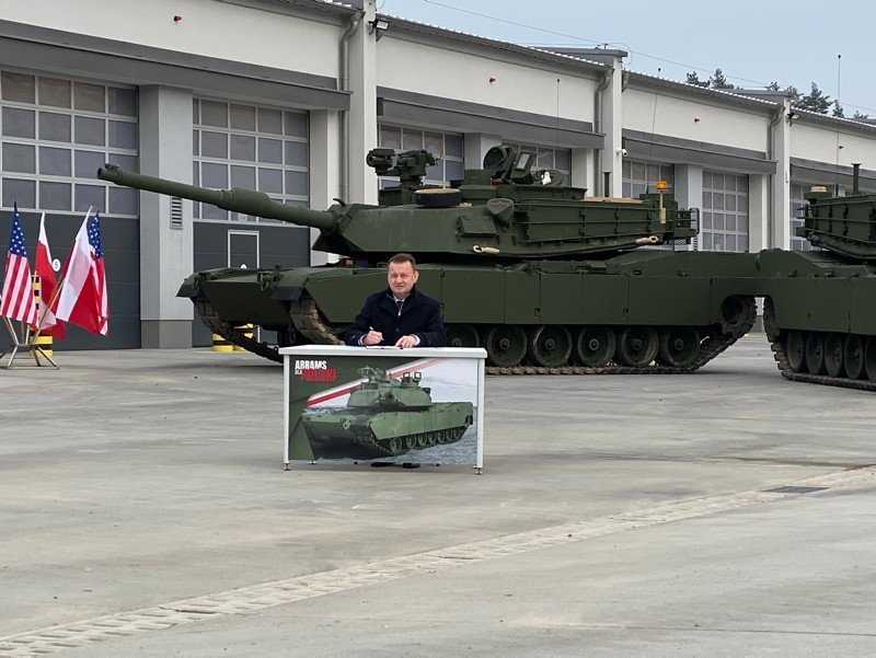 Poland signs deal to buy 2nd batch of U.S. Abrams tanks