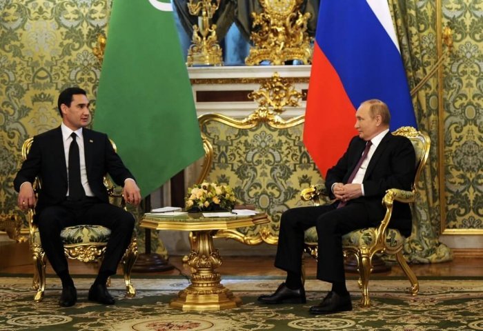 Turkmen President holds phone talk with President of Russia