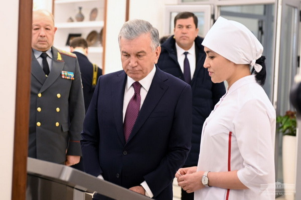 President of Uzbekistan visits military medical institutions