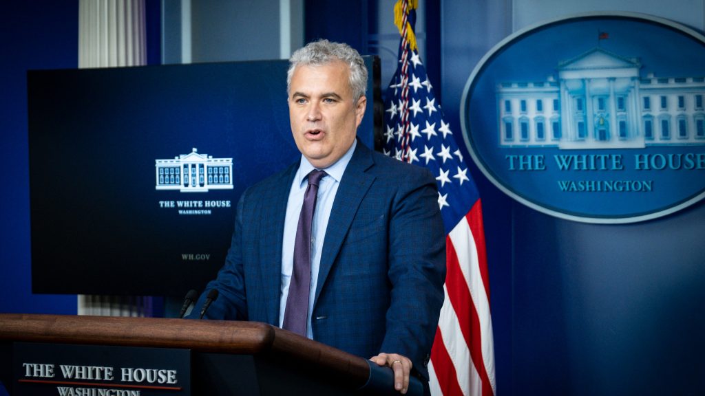Biden announces Zients White House chief of staff