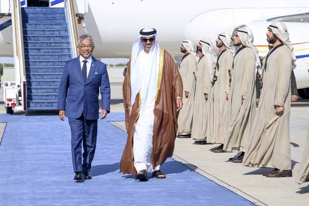 King of Malaysia arrives in UAE