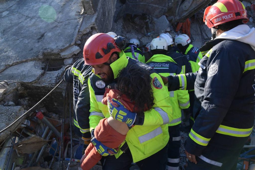 Emirati crew saves Syrian family from ruins of their home in Türkiye