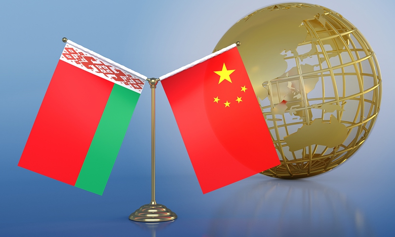 Chinese, Belarusian FMs hold phone talks