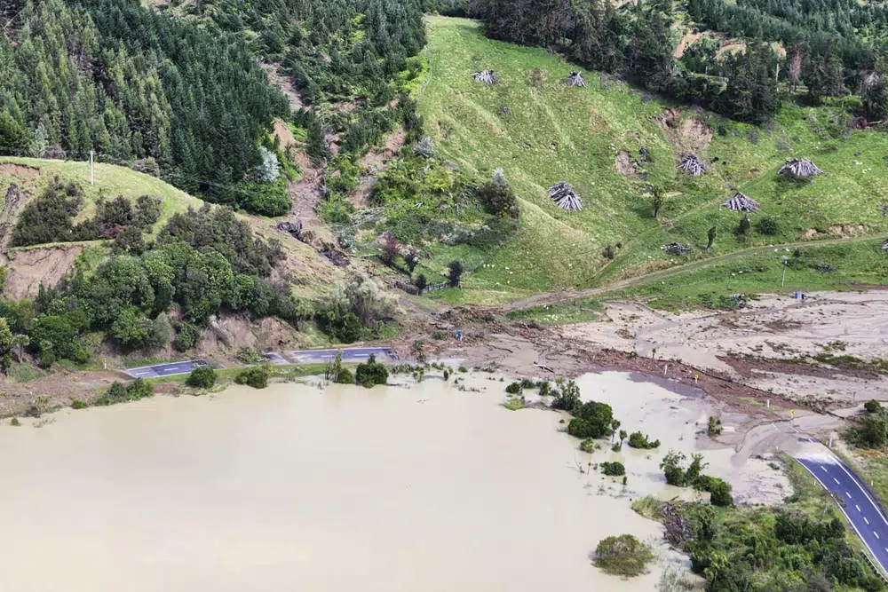 New Zealand plans to make final rescues soon after cyclone kills 2