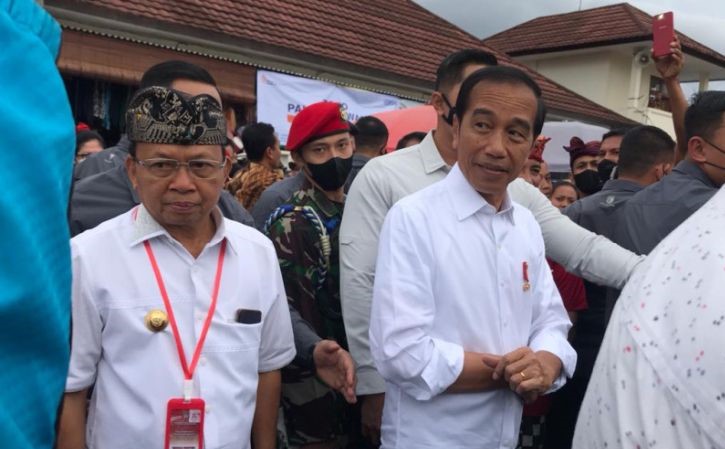 Governor's office essential to bridge central government, says Jokowi