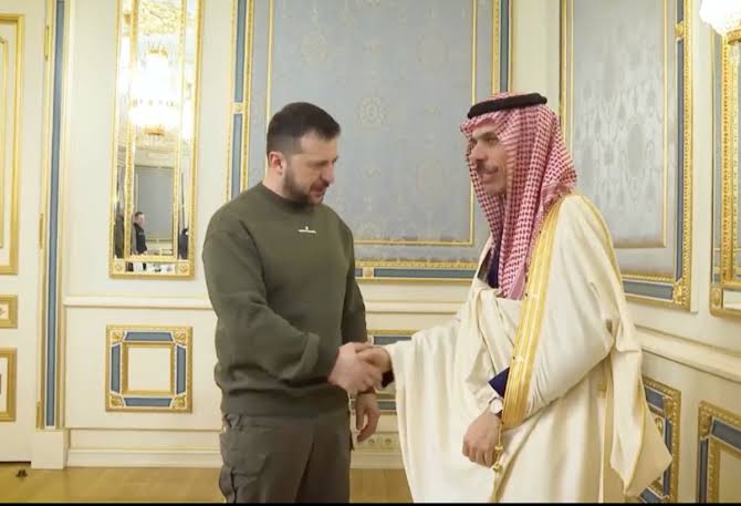 Ukraine’s President receives Saudi FM in Kyiv