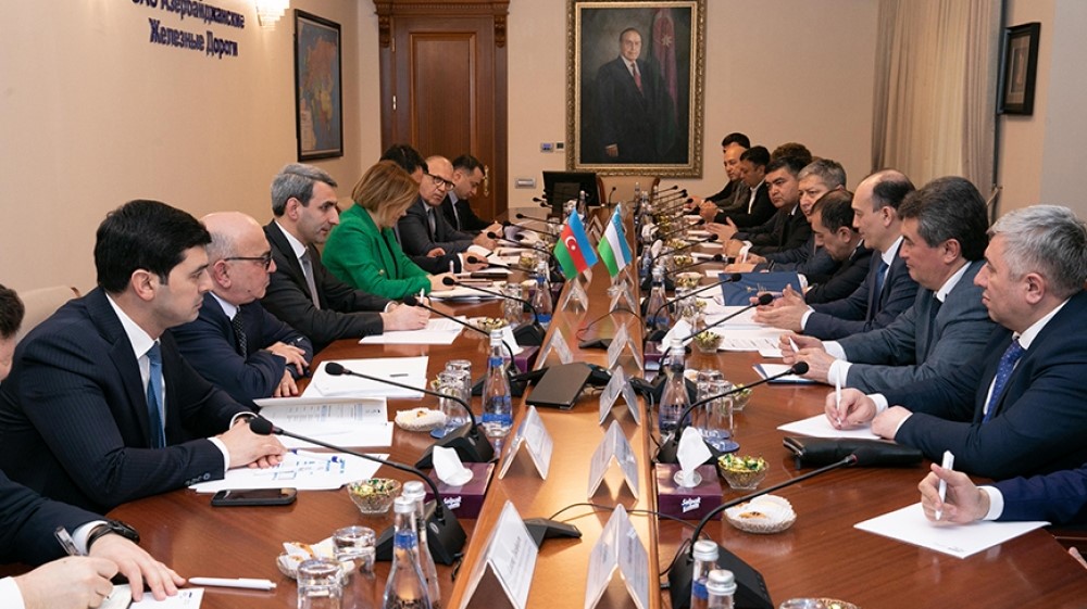 Azerbaijan, Uzbekistan discuss cooperation in railway sector