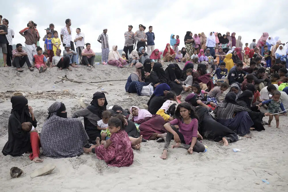 Boat carrying Rohingya refugees lands in Indonesia