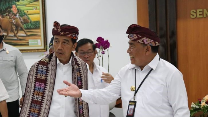 Indonesian President appreciates production of woven fabrics in Bali