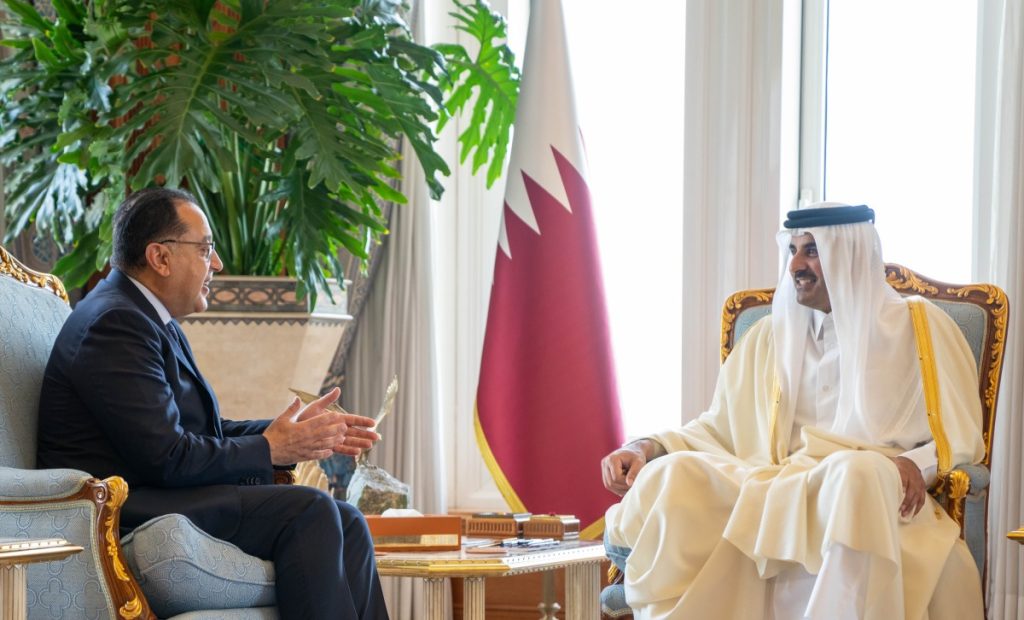 Amir of Qatar meets Egyptian Prime Minister