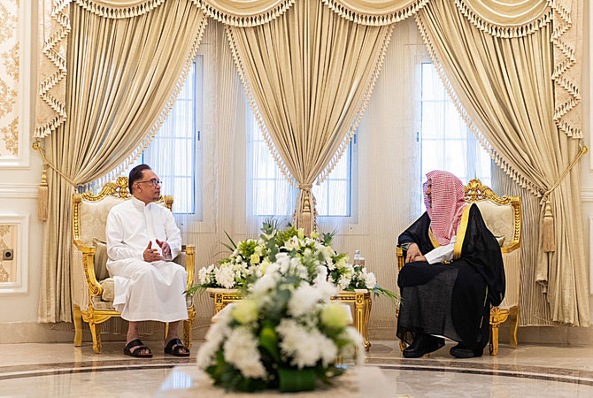 Muslim World League chief meets Malaysian PM in Makkah