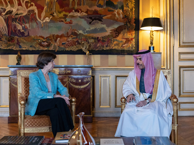 Saudi FM meets with French counterpart