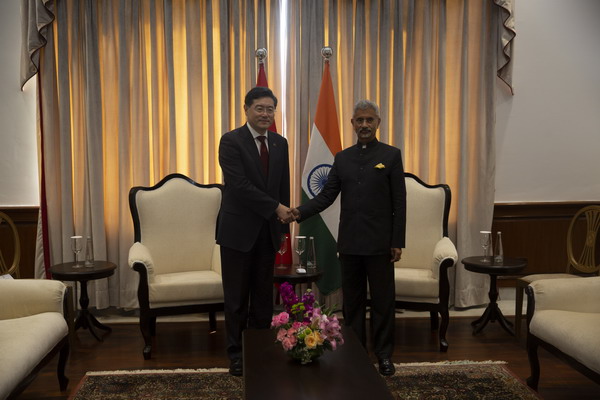 China, India agree to improve bilateral relations