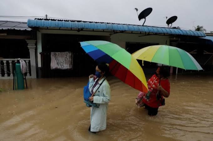 Flooding in southern Malaysia forces 40,000 people to flee homes