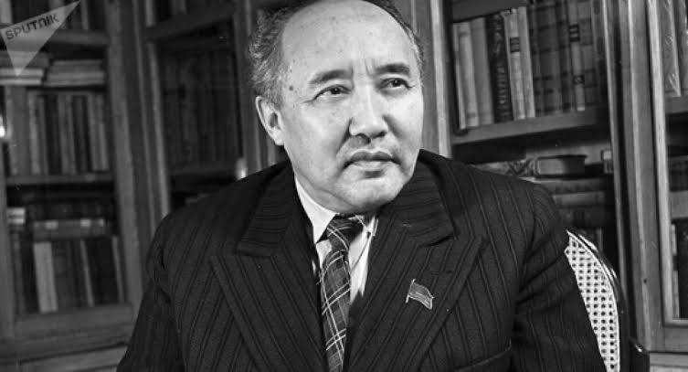 Mukhtar Auezov contributions for Kazakh Language