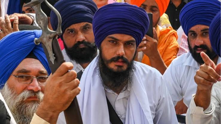 Dozens arrested in India to hunt for Sikh separatist leader