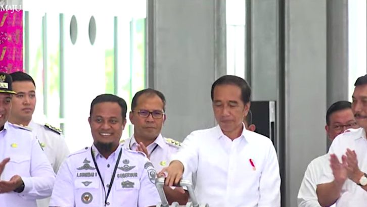 President Jokowi inaugurates railway on Maros-Barru route in South Sulawesi