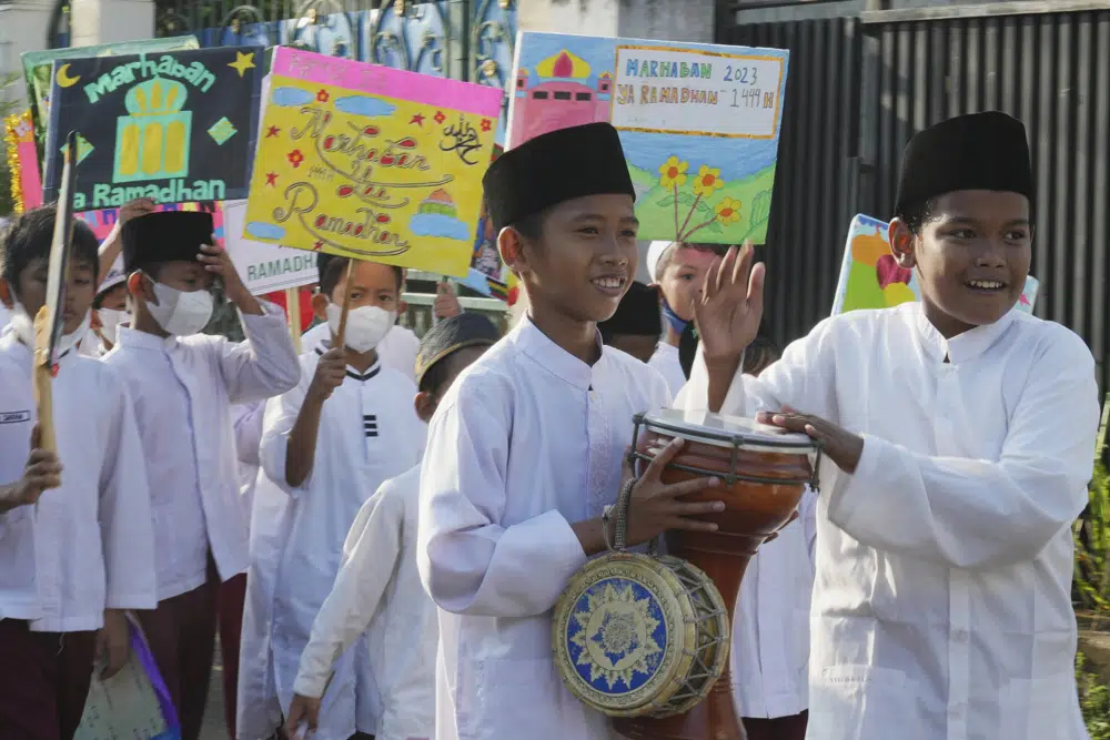 Muslims in Indonesia gear up to celebrate Ramadan