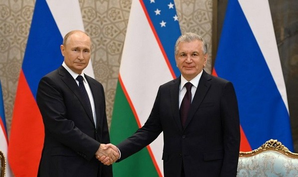Uzbek President holds telephone conversation with Russian President