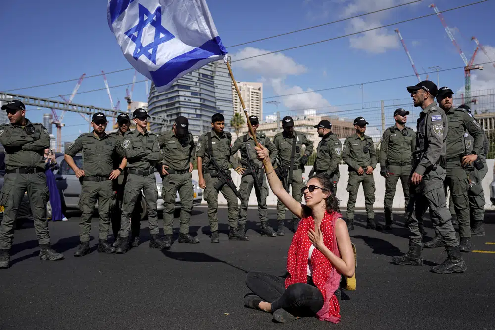 Netanyahu airlifted to airport after protesters block road